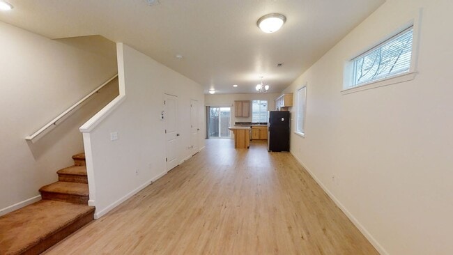 Building Photo - 8316 SE Ramona St