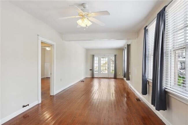 Building Photo - fst2315