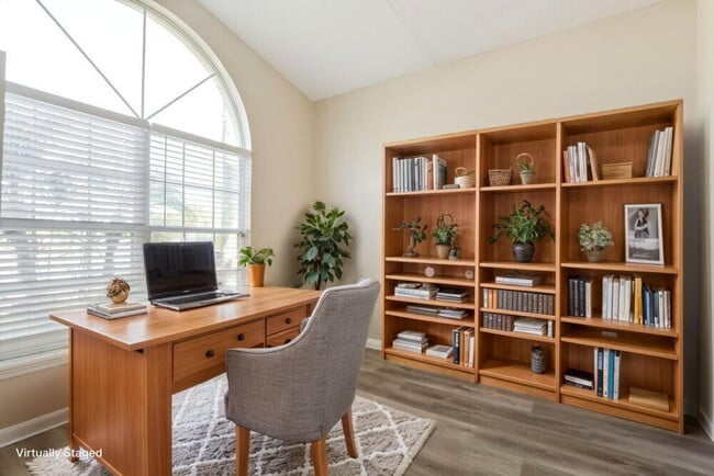 Building Photo - 440 Casa Marina Pl