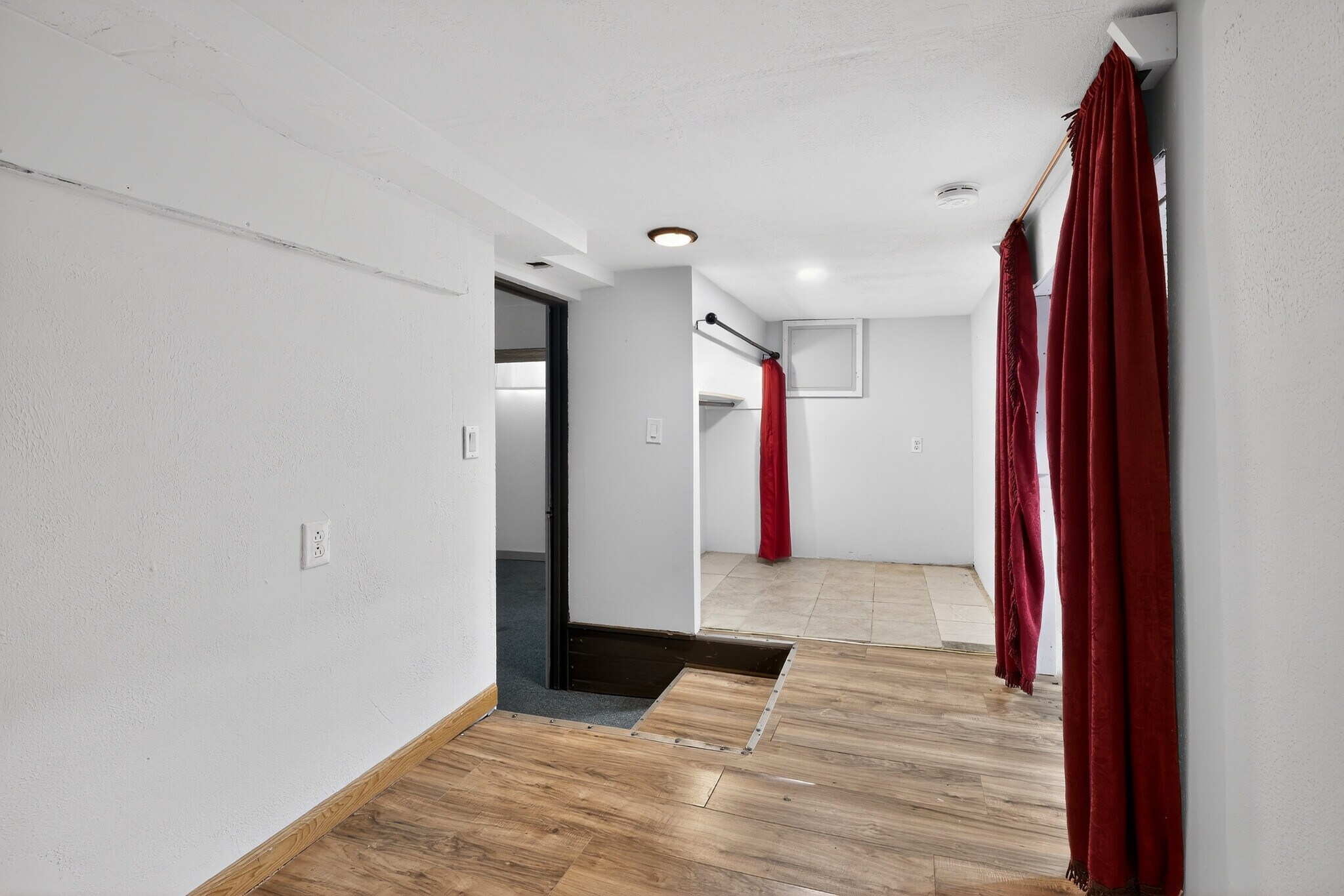 Building Photo - 615 Monroe Tpke