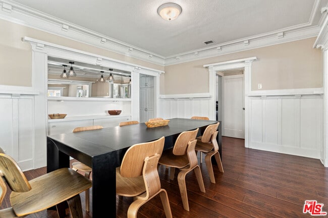 Building Photo - 607 N Gramercy Pl