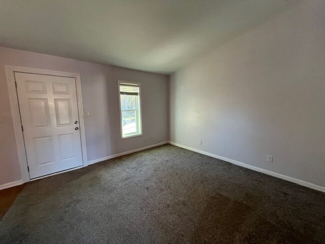 Building Photo - 2548 Flint Dr