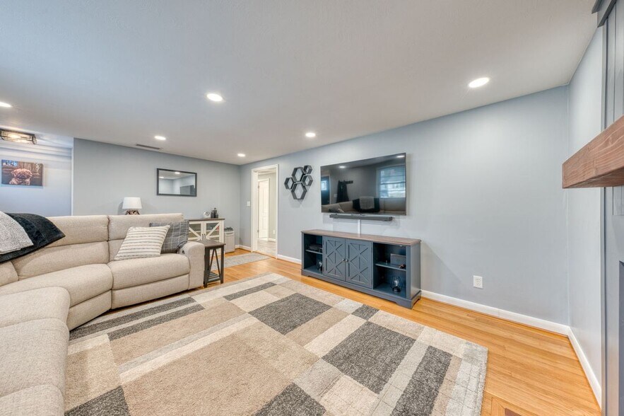 Building Photo - 42 Northbrick Ln