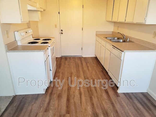 Primary Photo - 4400 Dogwood Ln