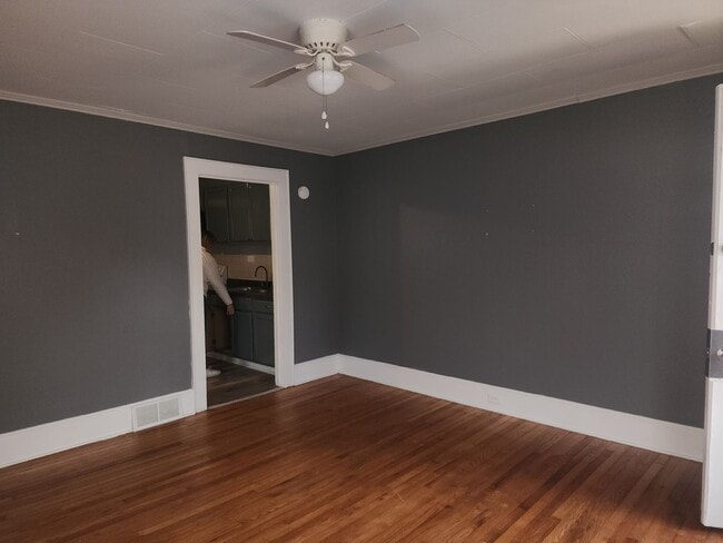 Building Photo - Left Side of Duplex