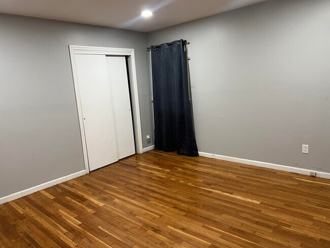 Building Photo - 9119 Smith Ave