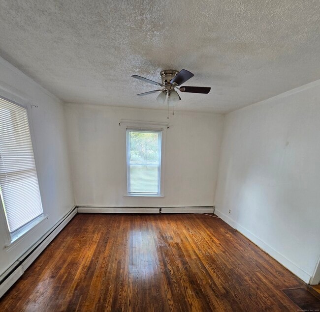 Building Photo - 6 E Raymond St