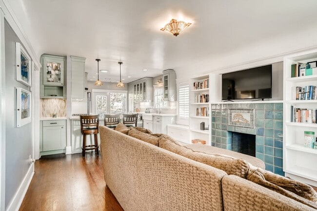 Building Photo - Quaint Remodeled 2 Bedroom Home in South Park