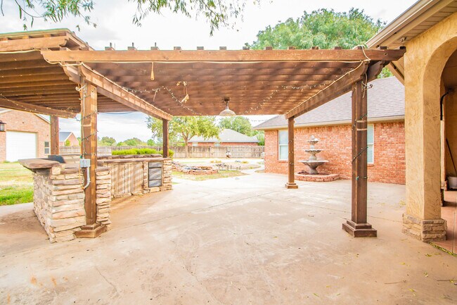 Building Photo - 5402 158th St