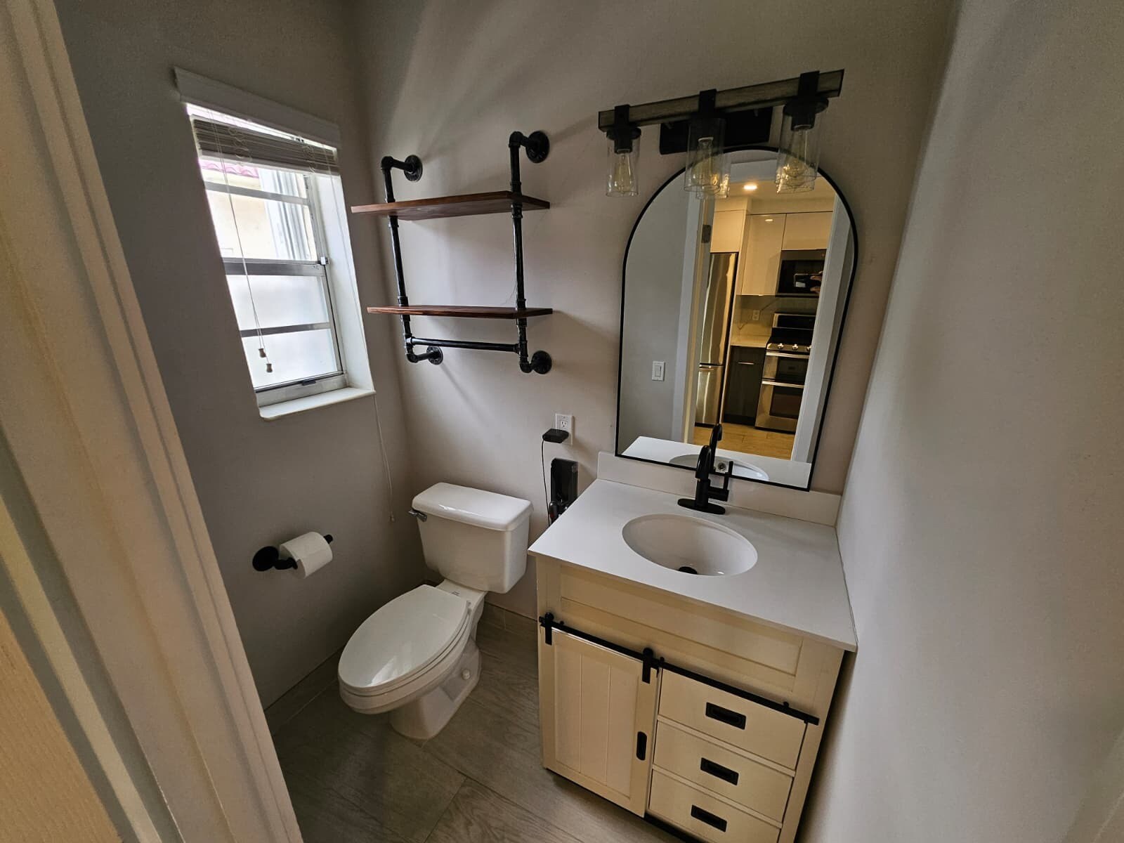 Building Photo - 6707 N Kendall Dr