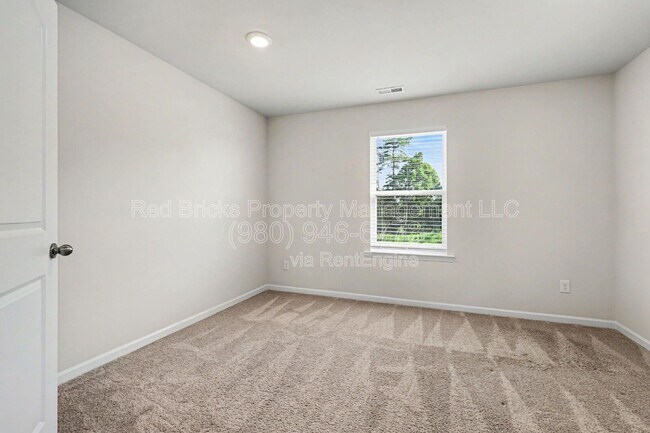 Building Photo - 6018 Weddington Pointe Dr