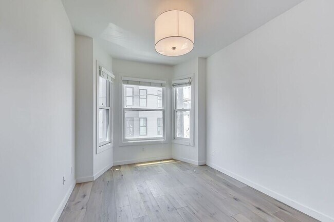 Building Photo - 1375 Minna St