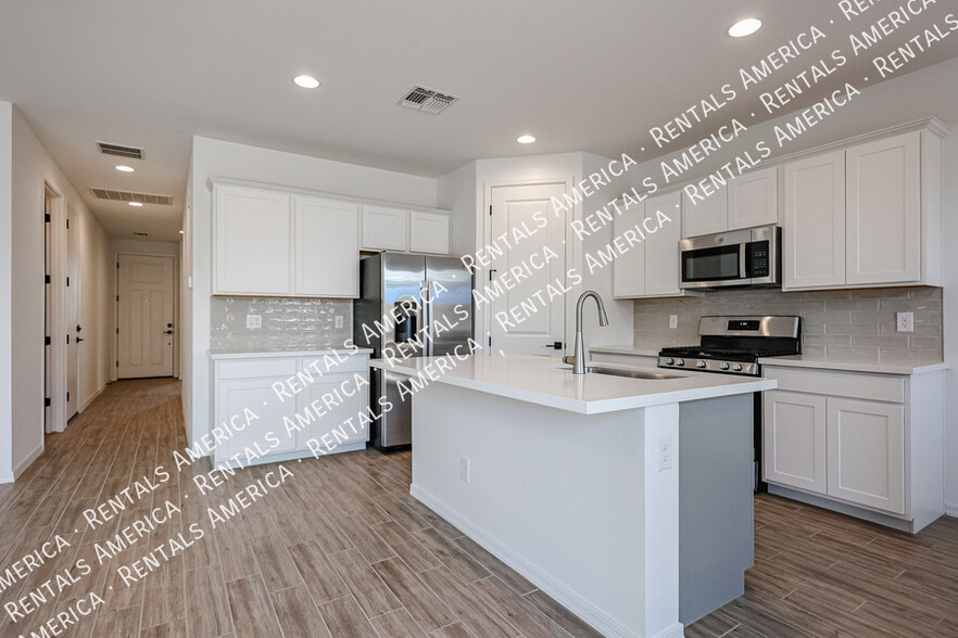 Building Photo - 4841 S Carver