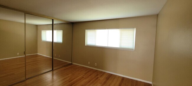 Building Photo - 1017 Quiet Creek Ln