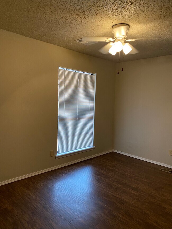 Building Photo - 12602 Abbotts Way