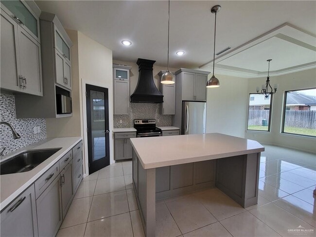 Building Photo - 1367 Garden Dr