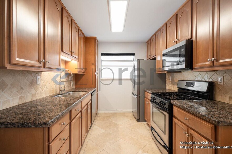 Building Photo - 4244 Cherokee Ave