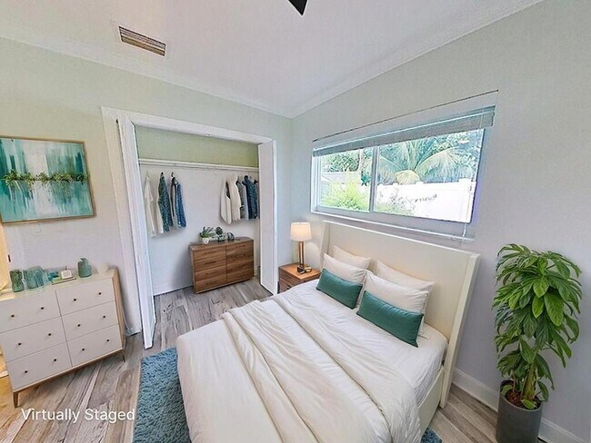 Building Photo - 3104 Pierson Dr