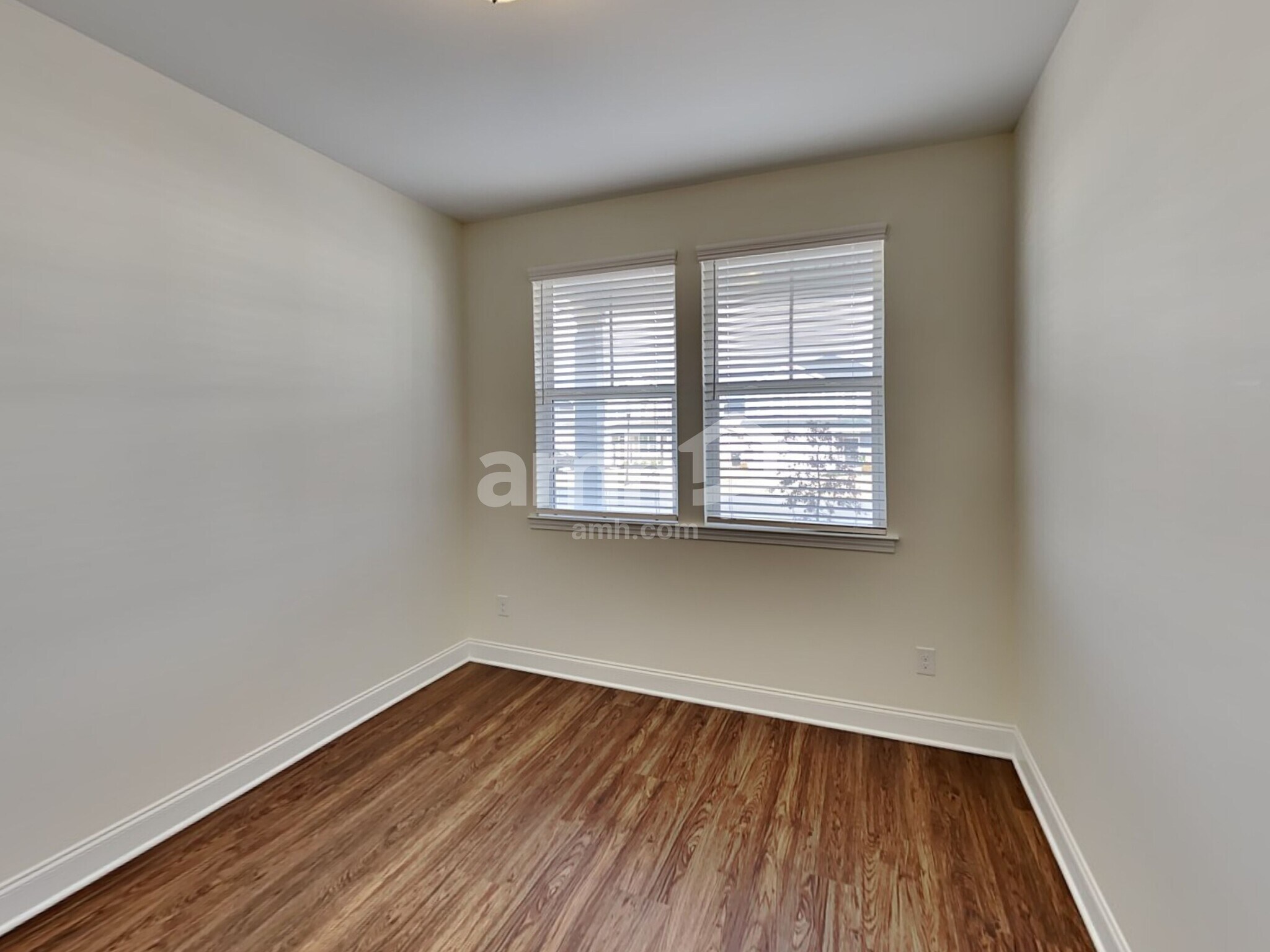 Building Photo - 440 Charity Ln