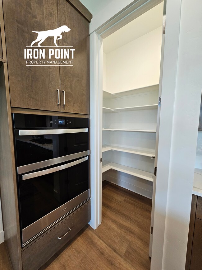 Building Photo - Brand New 4bed/3 bath home w/office, 2 car extended bay garage & all appliances included.