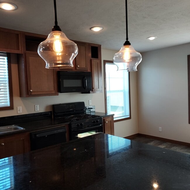 Building Photo - 6225 Imperial Dr