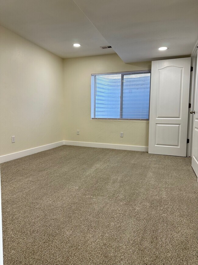 Building Photo - 228 Delgada Ln