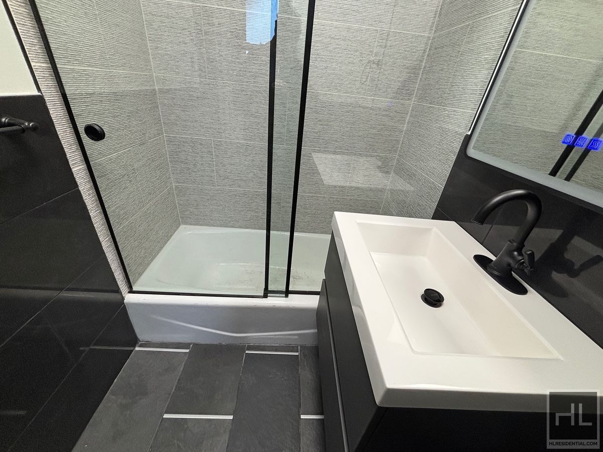 Building Photo - East 58th Street