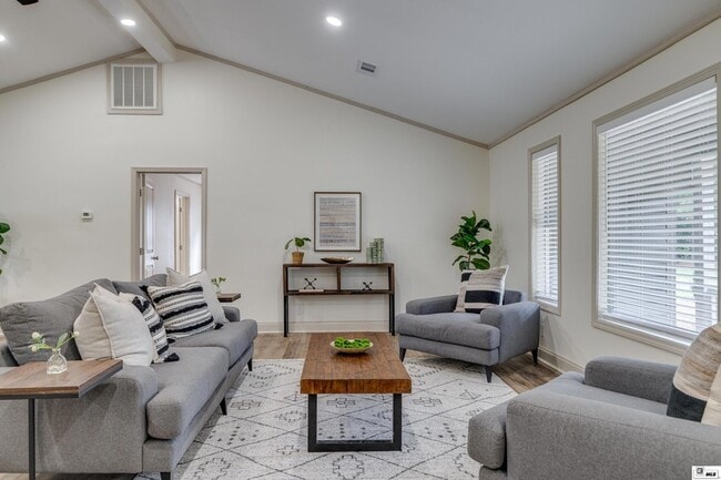 Building Photo - 281 Williams Rd