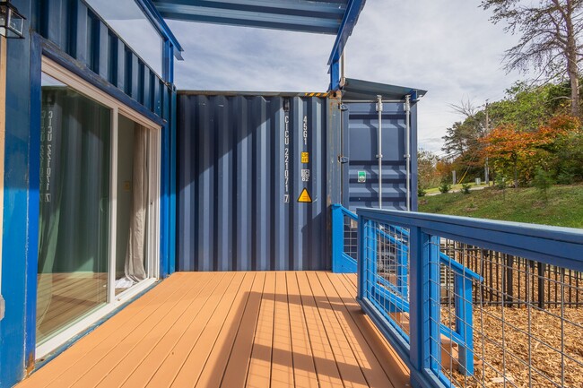 128 square foot porch - 1408 Container Way