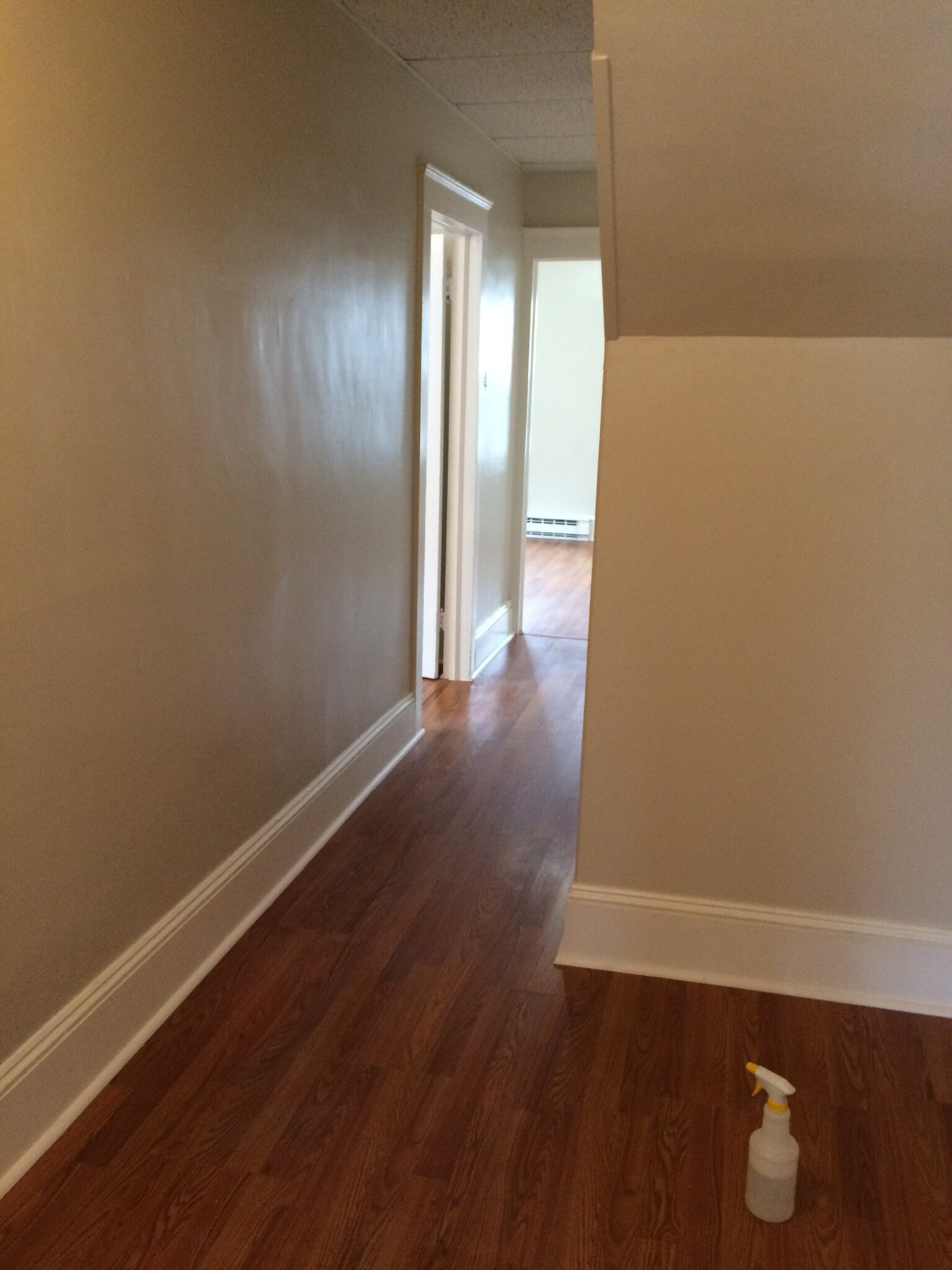 Building Photo - 142 E 5th St