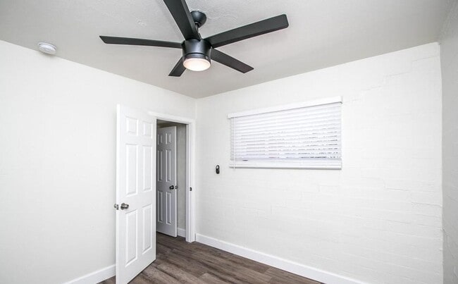 Building Photo - MOVE IN SPECIALS,  INTERESTED? Located in the historic downtown district.