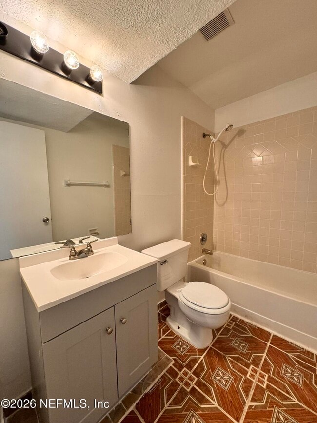 Building Photo - 516 Aquatic Dr