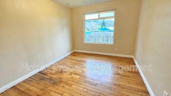 Building Photo - 2514 Spring St