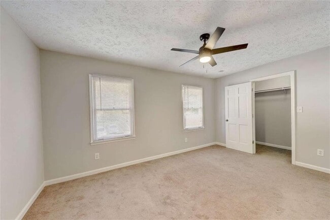 Building Photo - 4548 Coopers Creek Pl SE