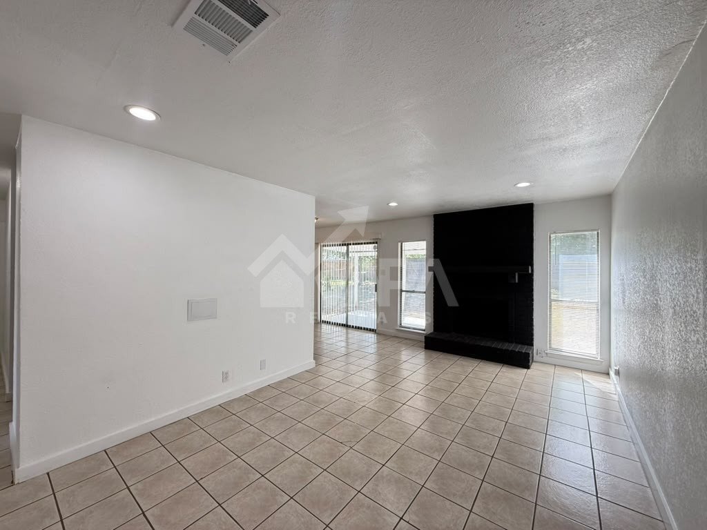 Building Photo - 827 Blue Astor Dr