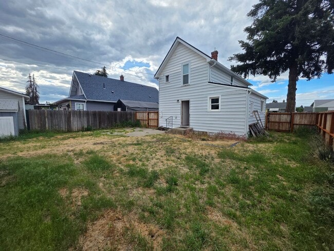 Building Photo - Amazing home in Spokane
