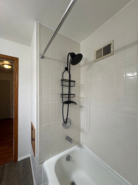 Building Photo - 2528 N 60th St
