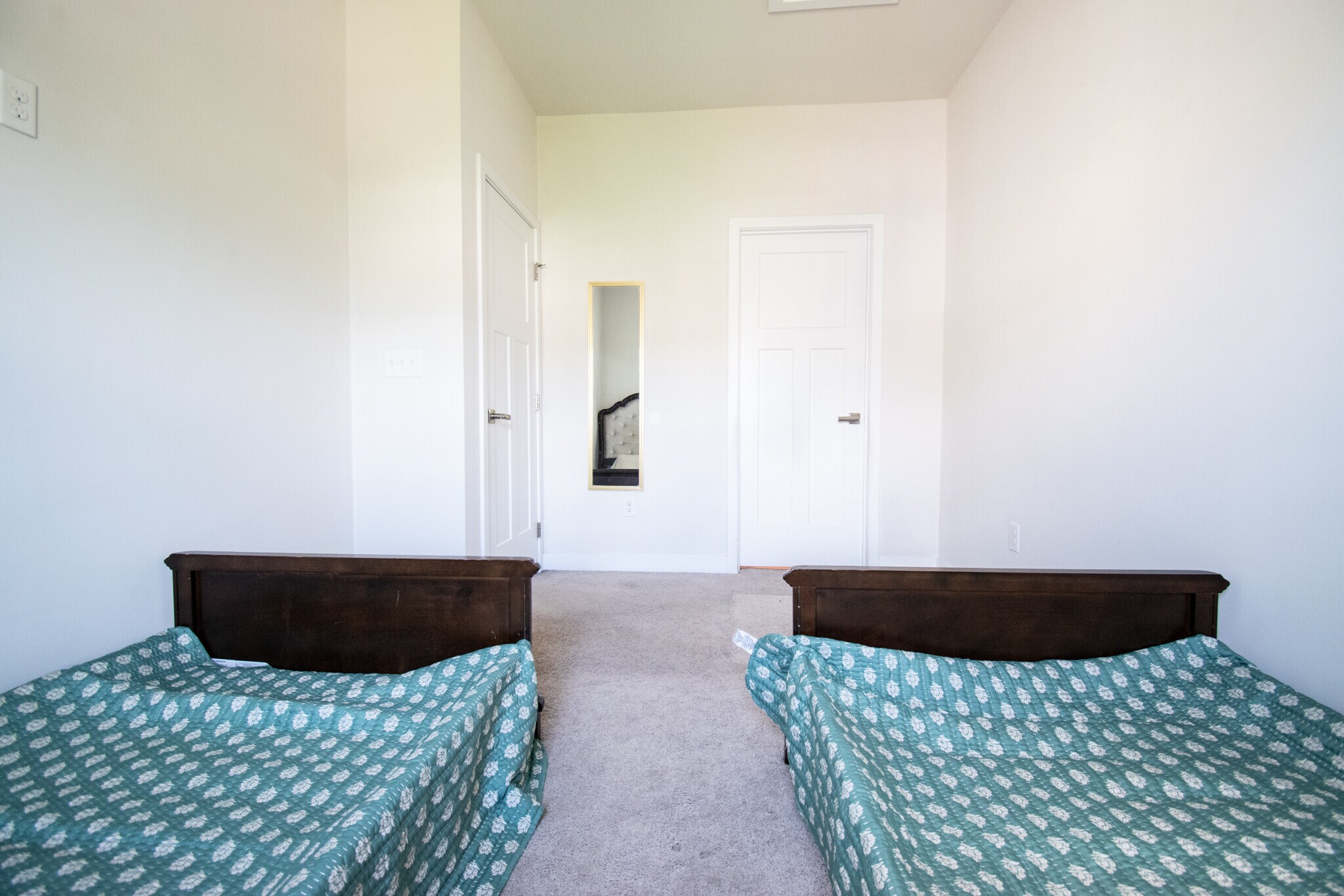 Building Photo - 914 Avast Way