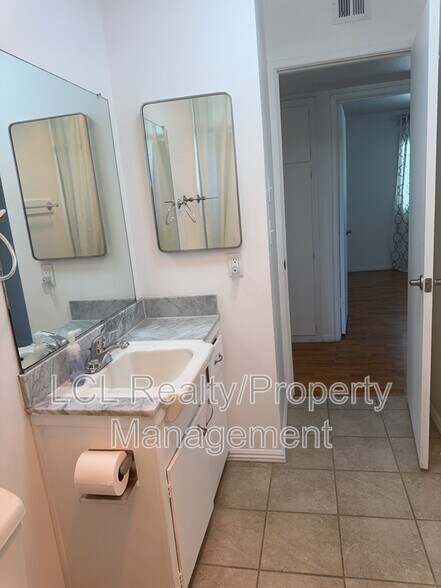 Building Photo - 28610 Pebble Beach Dr
