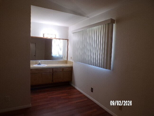 Building Photo - 43702 La Paz Ln
