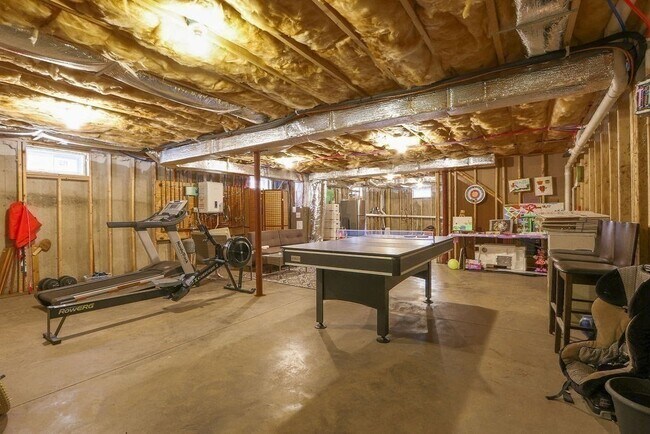 Building Photo - 16 Downey St