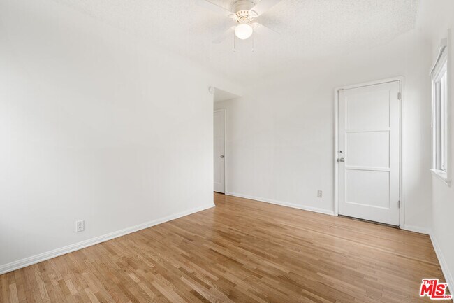 Building Photo - 7869 Croydon Ave