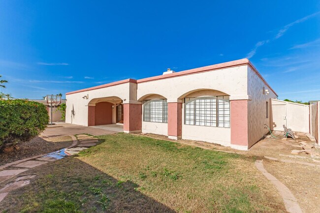 Building Photo - 805 W Toledo St