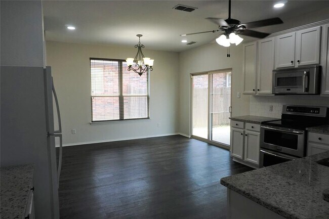 Building Photo - 12620 Summerwood Dr