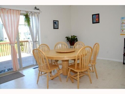 Building Photo - 6647 Westbury Dr