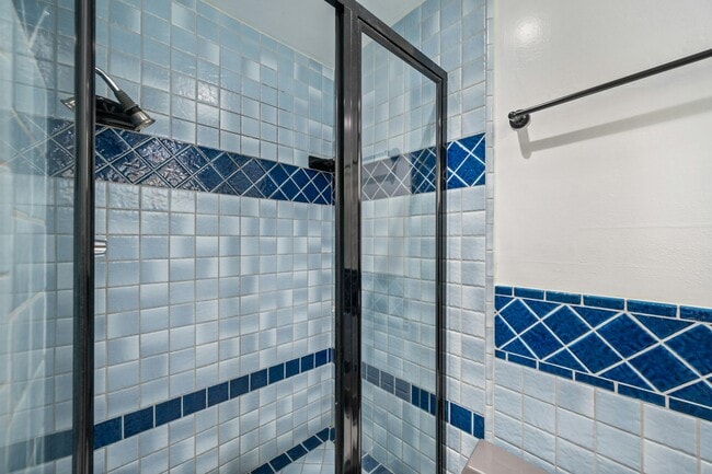 Building Photo - 208 Marine Ave