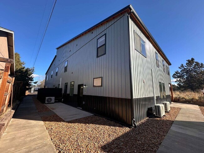 Building Photo - 20611 Independence Way