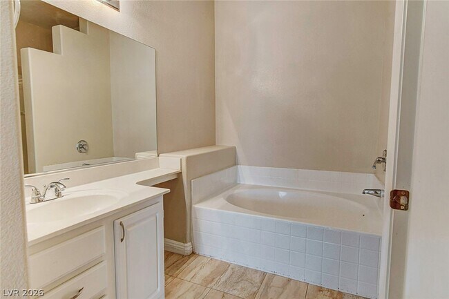 Building Photo - 5650 E Sahara Ave