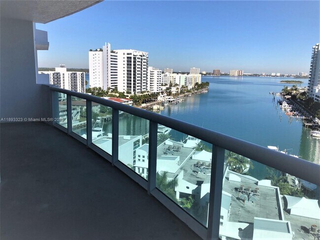 Building Photo - 7900 Harbor Island Dr