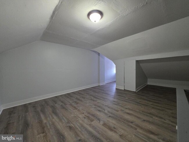 Building Photo - 166 Jersey St
